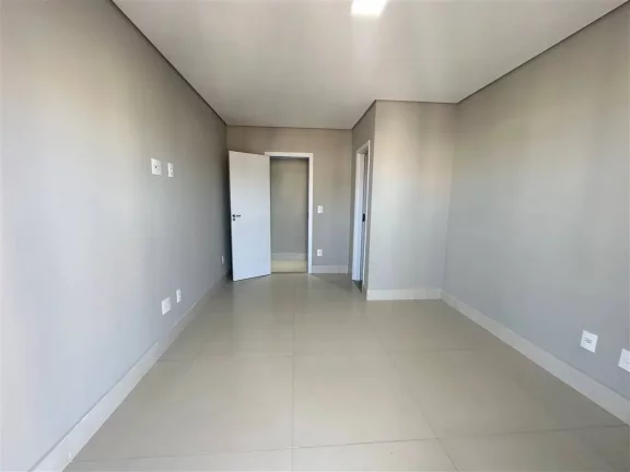 Imagem APARTAMENTO COM 218.7 m² - GUILHERMINA - PRAIA GRANDE SP