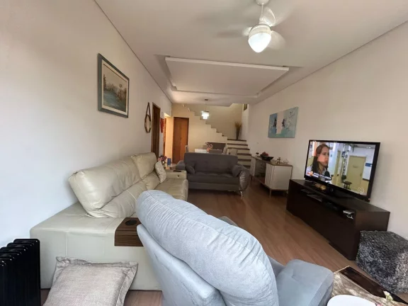 Imagem VENDO LINDO SOBRADO DE 04 DORMITÓRIOS NO BAIRRO JABAQUARA!