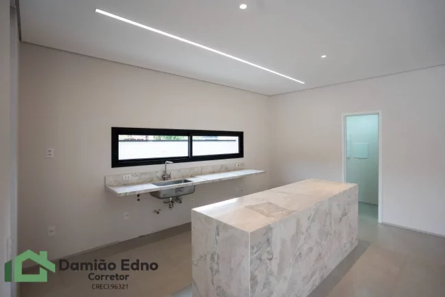 Imagem Casa com 4 suítes ,1 maste 348,10 m² R$ 3.180,000 - Condomínio Alphaville