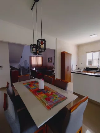 Imagem Descubra o Refúgio dos Seus Sonhos: Sua Casa de Luxo Espera no Ninho Verde I Eco Residence, Porangaba-SP