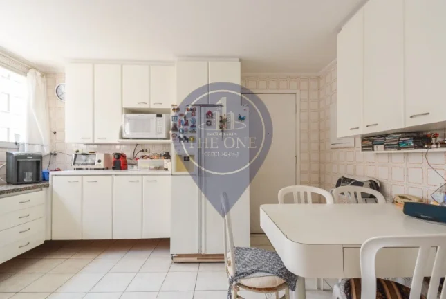 Imagem Apartamento de luxo à venda em Moema, São Paulo-SP: 4 quartos, 1 suíte, 2 salas, 4 banheiros, 3 vagas de garagem, 161m².