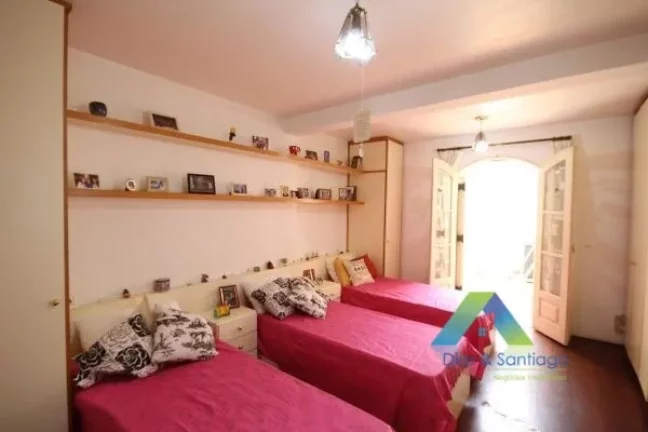 Imagem SOBRADO EM CONDOMINIO COM PORTEIRA FECHEDA !!!