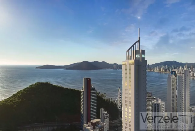 Imagem Apartamento Quadra Mar para Venda em Balneário Camboriú / SC no bairro Centro