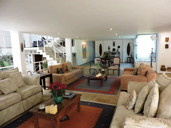 Imagem Casa em Condomínio a Venda no bairro Granja Viana - Carapicuíba, SP