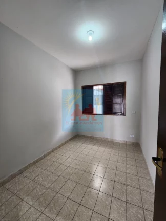 Imagem Casa com Piscina, Lote Inteiro Mongaguá - 4 dormitórios - 03 vagas de garagem