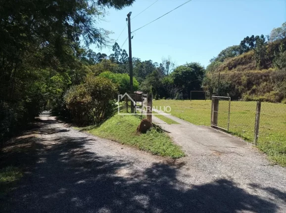 Imagem Imagine um espaço de 30.000m² onde seus sonhos de negócio e qualidade de vida se encontram. Apresentamos um imóvel excepcional em Piedade-SP,