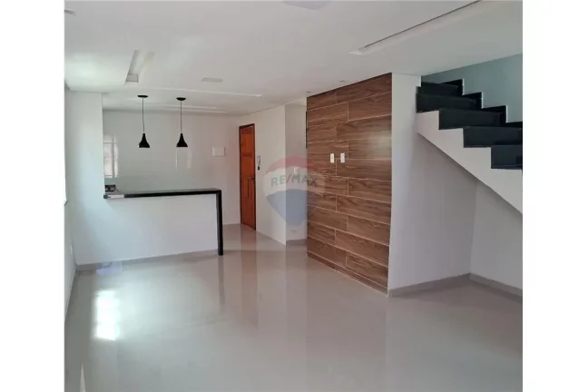 Imagem Casa com dois dormitórios e banheiro no centro do barroco.