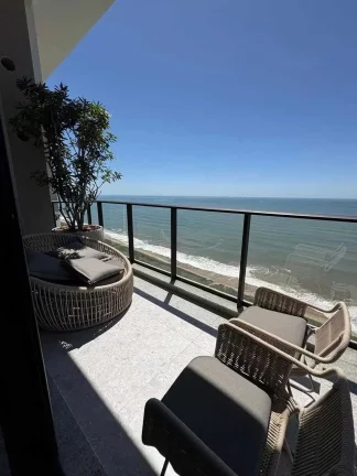 Imagem Apartamento com 3 suítes e 2 vagas de garagem em Piçarras/SC