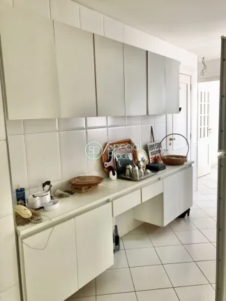 Imagem Excelente apartamento de 245 m², living para dois ambientes, varanda gourmet, 04 suítes com armár...