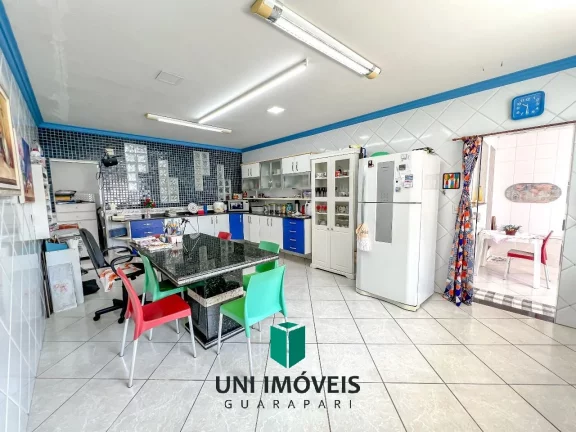 Imagem Casa linear com 4 suítes, lazer privativo a venda no Centro de Guarapari-ES.