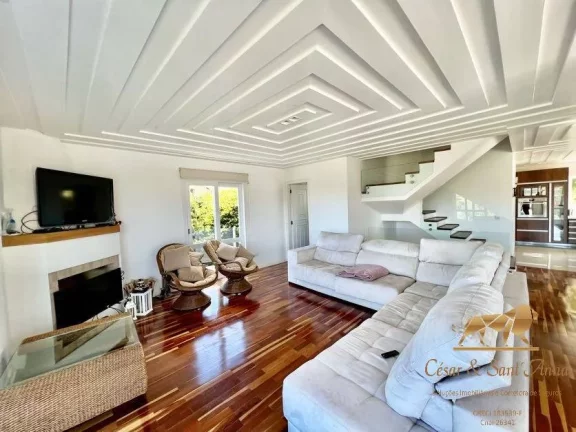 Imagem Linda casa a venda em Condomínio Fechado em Campos do Jordão-SP