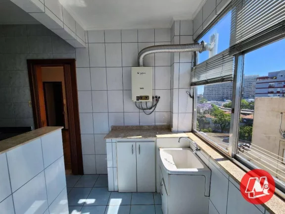 Imagem Morano vende próximo Hospital de Clinicas, 3 dormitórios com vaga.