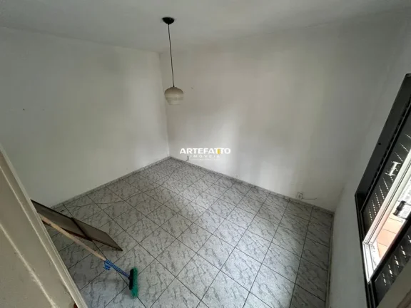 Imagem Casa de Esquina Ideal para por comércio clínica, escritórios perto da Marginal