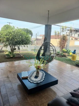 Imagem Excelente Casa à Venda no Coliseu em Londrina - 3 dormitórios - 2 suítes - Edícula com churrasqueira - R$920.000,00