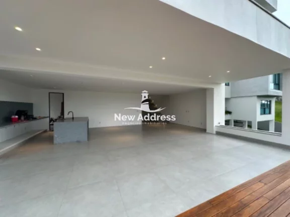 Imagem Belíssima casa triplex de alto padrão no Riviera Park