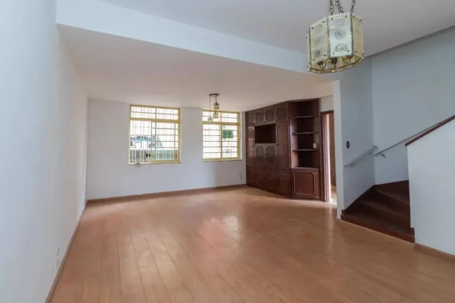 Imagem Casa Vila Anglo Brasileira - 170M², 3 Dorms, 3 Vagas, Próximo ao Metrô.