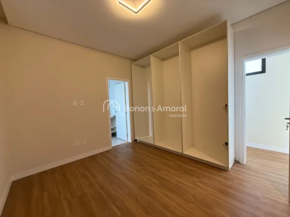 Imagem Sobrado à venda com 03 quartos por R$ 2.350.000,00 no Condomínio Santorini bairro Parque Brasil 500, em Paulínia