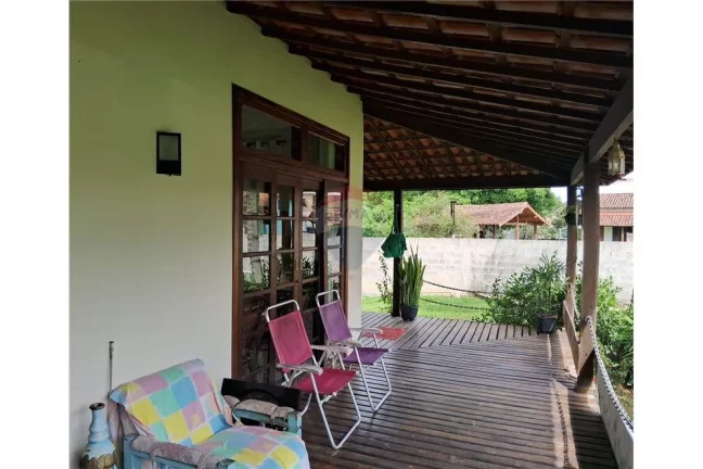 Imagem Casa com três dormitórios com banheiro no Condado .