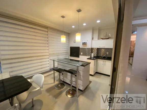 Imagem Apartamento 4 ou + dormitórios para Venda em Itapema / SC no bairro Meia Praia