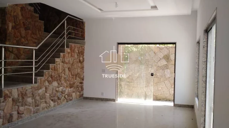 Imagem Casa encantadora na Estrada do Pontal — Venda e Locação