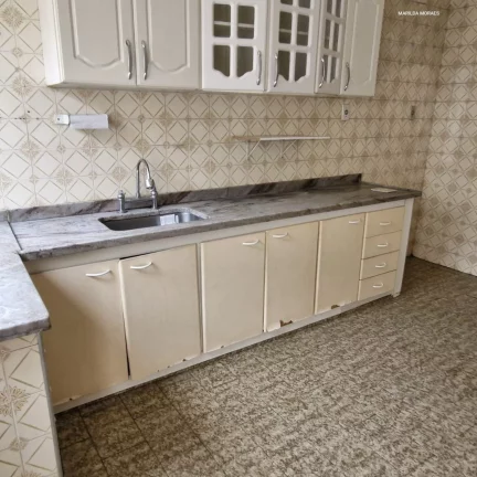 Foto do imóvel: Casa confortável de 2 dormitórios, 2 banheiros, sala para dois ambientes, com entrada lateral e va...