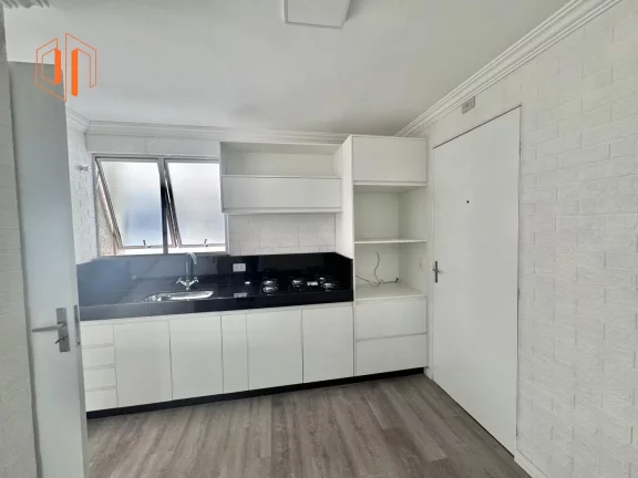 Imagem Apartamento para Venda em Curitiba, Água Verde, 3 dormitórios, 1 suíte, 3 banheiros, 1 vaga