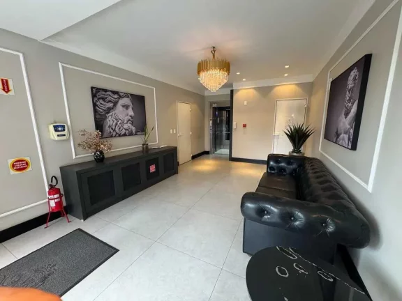 Imagem Apartamento mobiliado com 4 suítes sendo 02 demi e 3 vagas no bairro Meia Praia em Itapema