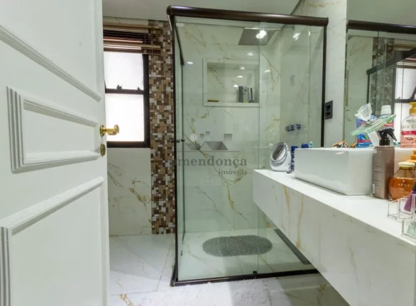 Imagem Apartamento reformado nas Perdizes com 172m²