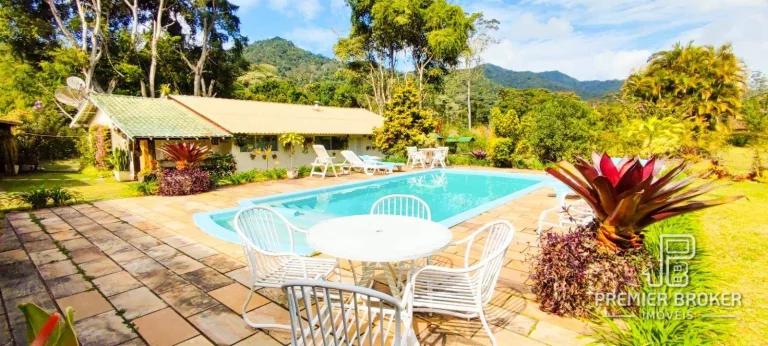 Imagem Casa com 5 dormitórios à venda, 620 m² por R$ 1.650.000 - Próximo a Albuquerque - Teresópolis/RJ