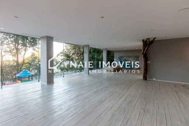 Imagem Luxuosa casa para locação em São Paulo-SP, Jardim Guedala: 5 quartos, 3 suítes, 3 salas, 7 banheiros, 4 vagas e 800m² de área.