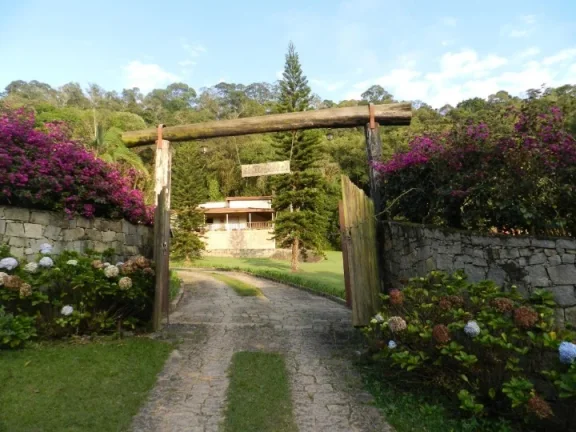 Imagem Chácara em Jundiaí, junto a serra do Japi, com piscina, poço artesiano e extensa área de mata nativa.