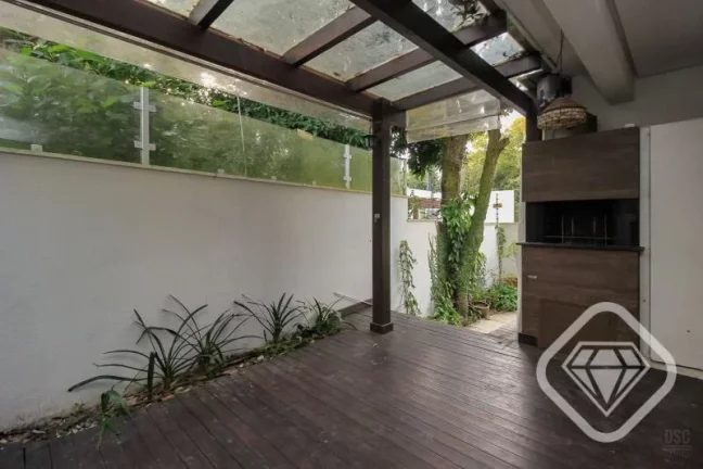 Imagem Casa em condomínio fechado com o maior pátio!

Você vai se surpreender com essa casa em condomín...