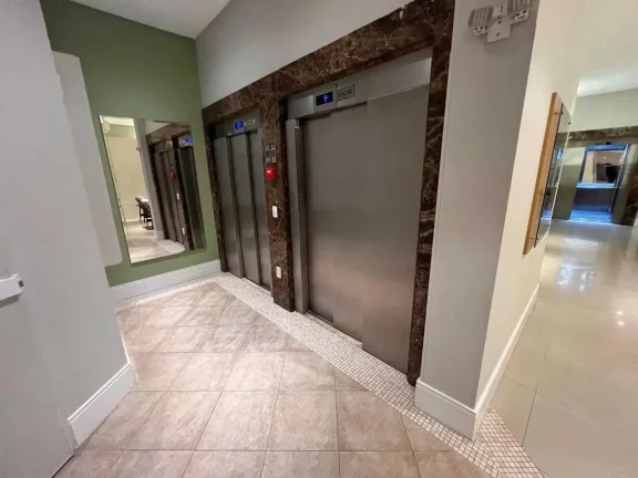 Imagem Apartamento frente mar com 3 suítes e 4 vagas de garagem em Balneário Camboriú