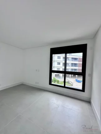 Imagem Apartamento exclusivo à beira-mar, localizado no prestigiado bairro João Paulo, em Florianópolis....