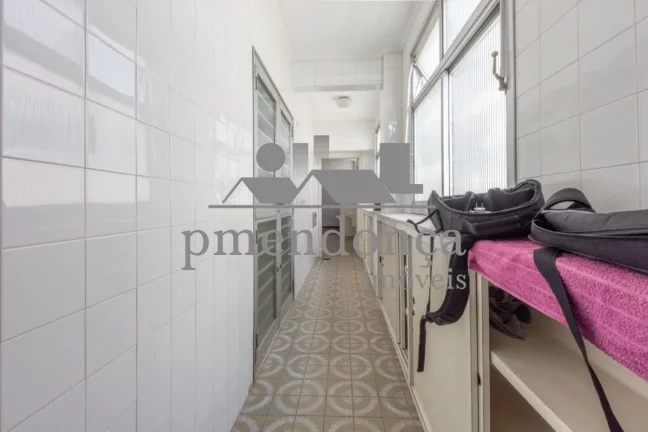 Imagem Apartamento em Higienópolis com 3 dormitórios (1 suíte) e 2 vagas, 240m²