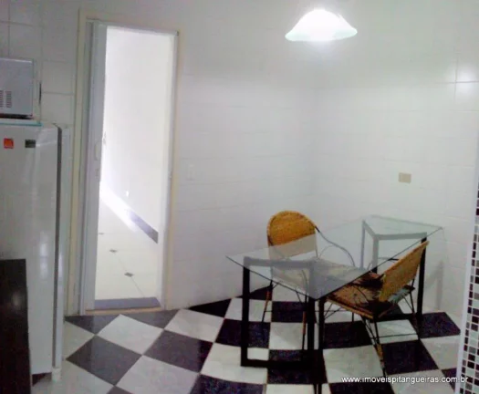 Imagem PRAIA DAS PITANGUEIRAS - LOCAL NOBRE ,AMPLO APARTAMENTO CLARO E AREJADO, 2 VAGAS DE GARAGEM ,PRÉDIO COM LAZER.