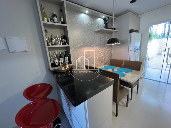 Imagem Casa / Sobrado para Venda em Florianópolis / SC no bairro São João do Rio Vermelho