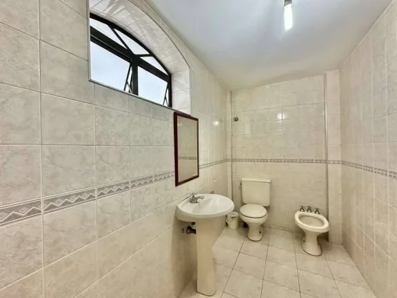 Imagem R. Monet - 4 sts, salão festas, escritório, adega, 7 vagas (4 cobertas)!