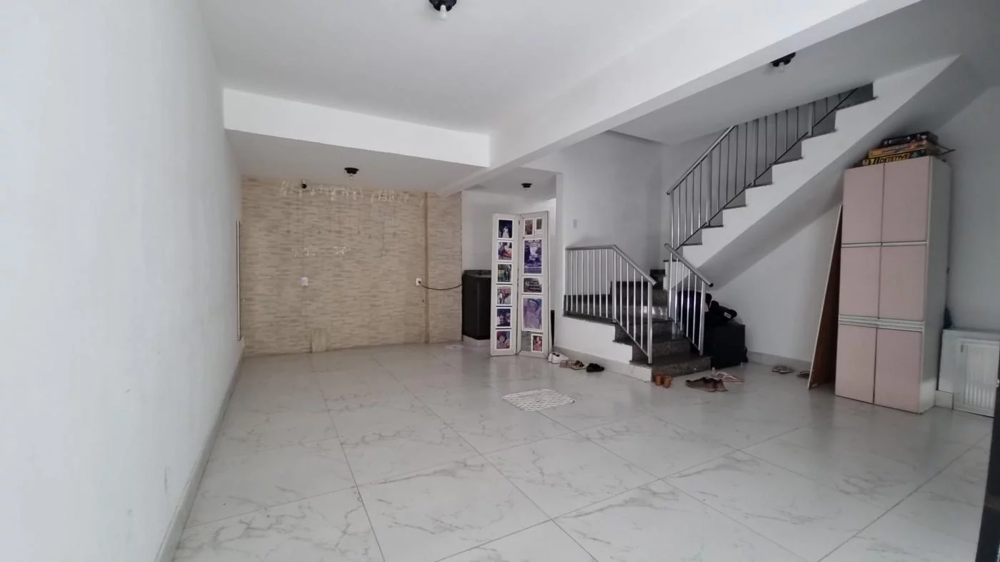 Imagem Casa para Venda em Rio de Janeiro, RAMOS, 2 dormitórios, 2 suítes, 3 banheiros, 1 vaga