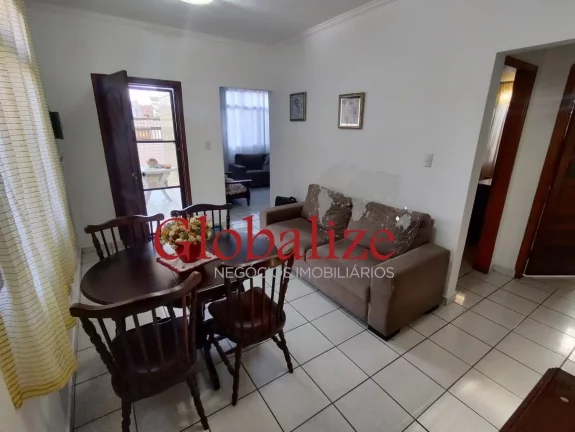 Imagem Casa com 3 dormitório aconchegante com garagem e quintal nas laterais e nos fundos bairro Radio Clube na ZN em Santos (SP) por R$.600.000,00 !