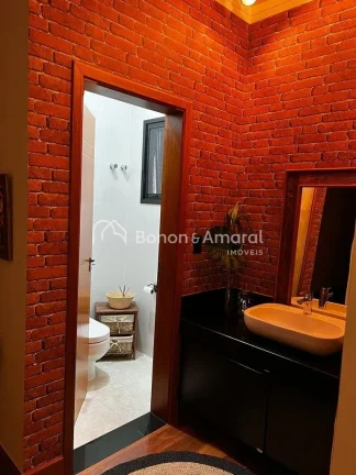 Imagem Casa térrea com 3 quartos (todos suítes, sendo a máster com closet), em terreno de 750 m² e 374 ...