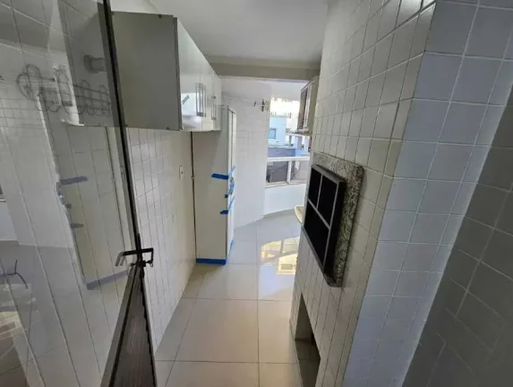 Imagem Apartamento quadra mar com 3 dormitórios sendo 1 suíte e 2 vagas de garagem Balneário Camboriú/SC