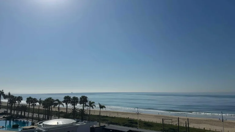 Imagem Cobertura triplex com 4 suítes e 4 vagas de garagem na Praia Brava, Itajaí/SC