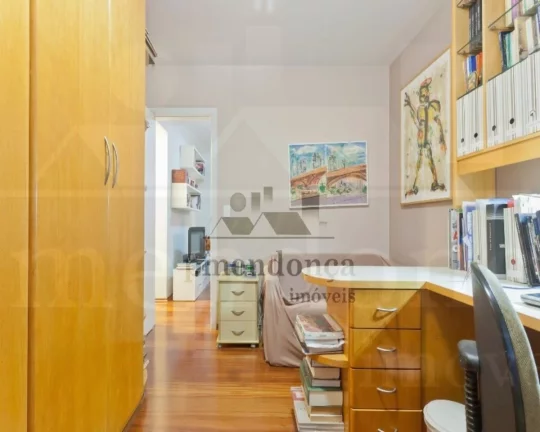Imagem Apartamento bem conservado e repleto de armários, living para 02 ambientes, terraço, 03 dormitóri...