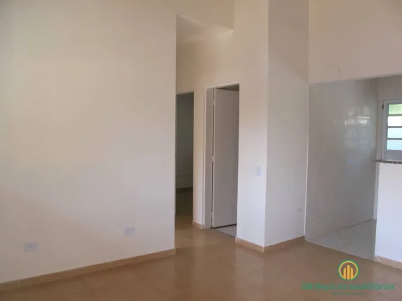Imagem Linda casa térrea 3 dormitórios sendo 1 suíte com pisos quintal e 2 vgs