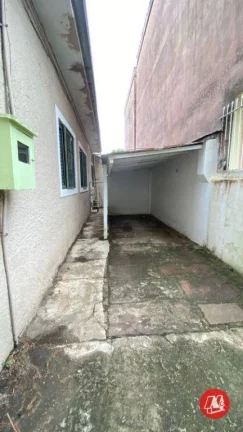 Imagem No bairro Rio Branco, casa em terreno de 165 m².
