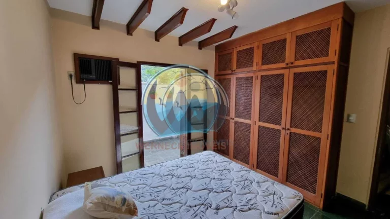 Imagem Imperdível Casa à Venda em Ubatuba-SP, Bairro Praia Grande, 3 Quartos, 1 Suíte, 4 Vagas de Garagem, 190m² de Área