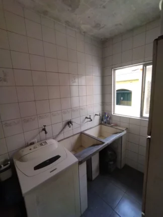 Imagem Sobrado de 3 quartos no Jardim Las Vegas, Santo André-SP: 2 banheiros, 2 vagas de garagem, 156m² de área!