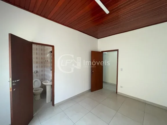 Imagem Espaço Comercial Impecável no Centro de Campo Grande-MS: 3 Quartos, 2 Salas, 4 Banheiros, 1 Vaga de Garagem - 220m²
