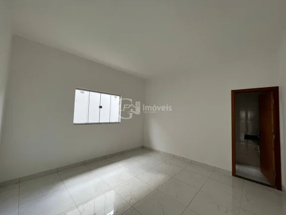 Imagem Ampla casa nova - 1 suíte e 2 quartos
